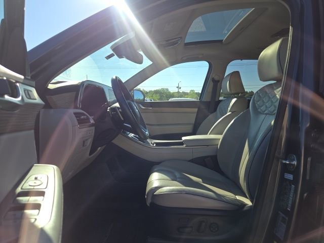 Used 2021 Hyundai Palisade Limited w/ Winter Package image 7