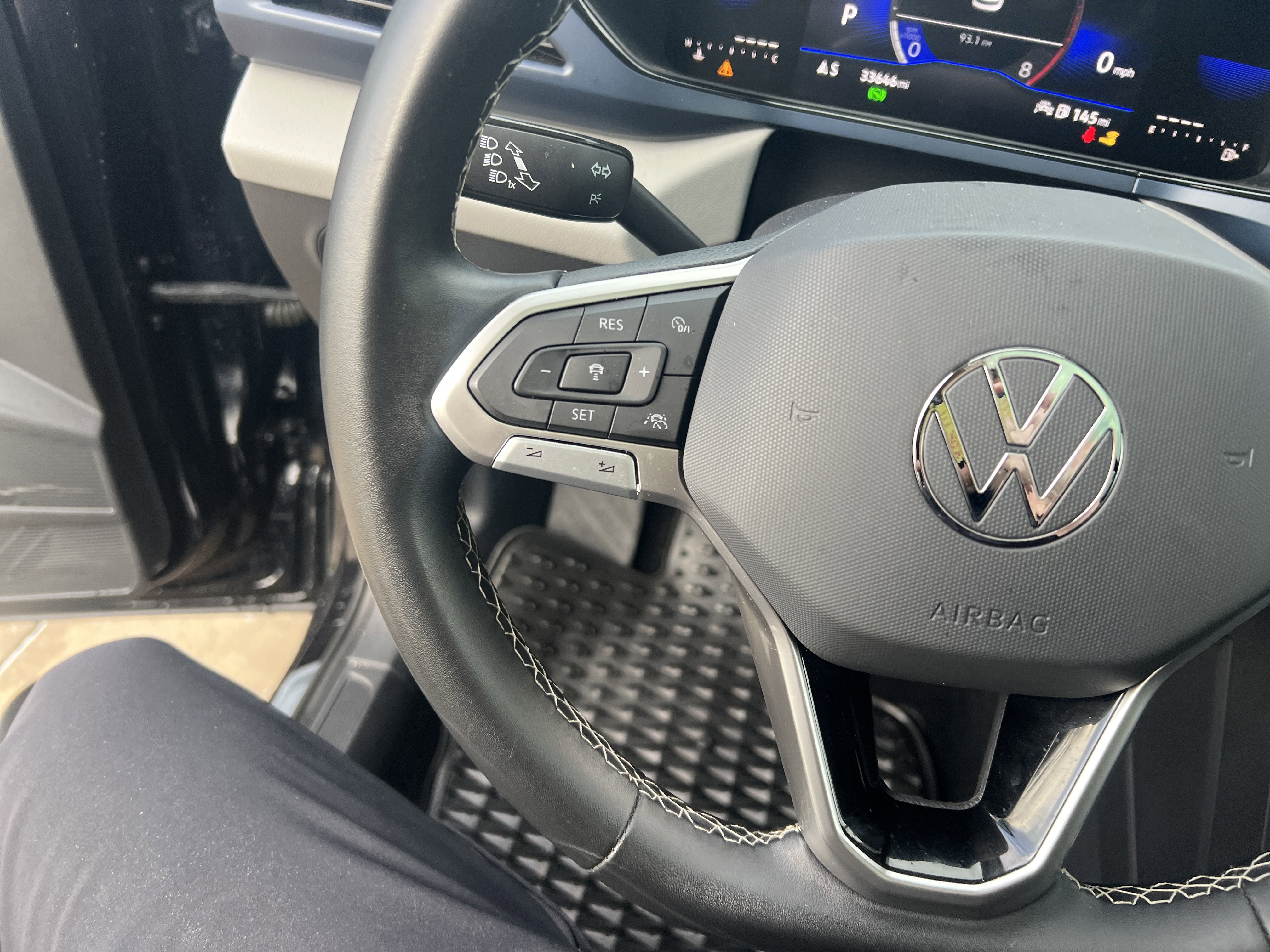 Certified 2023 Volkswagen Taos SE w/ Panoramic Sunroof Package FWD image 18