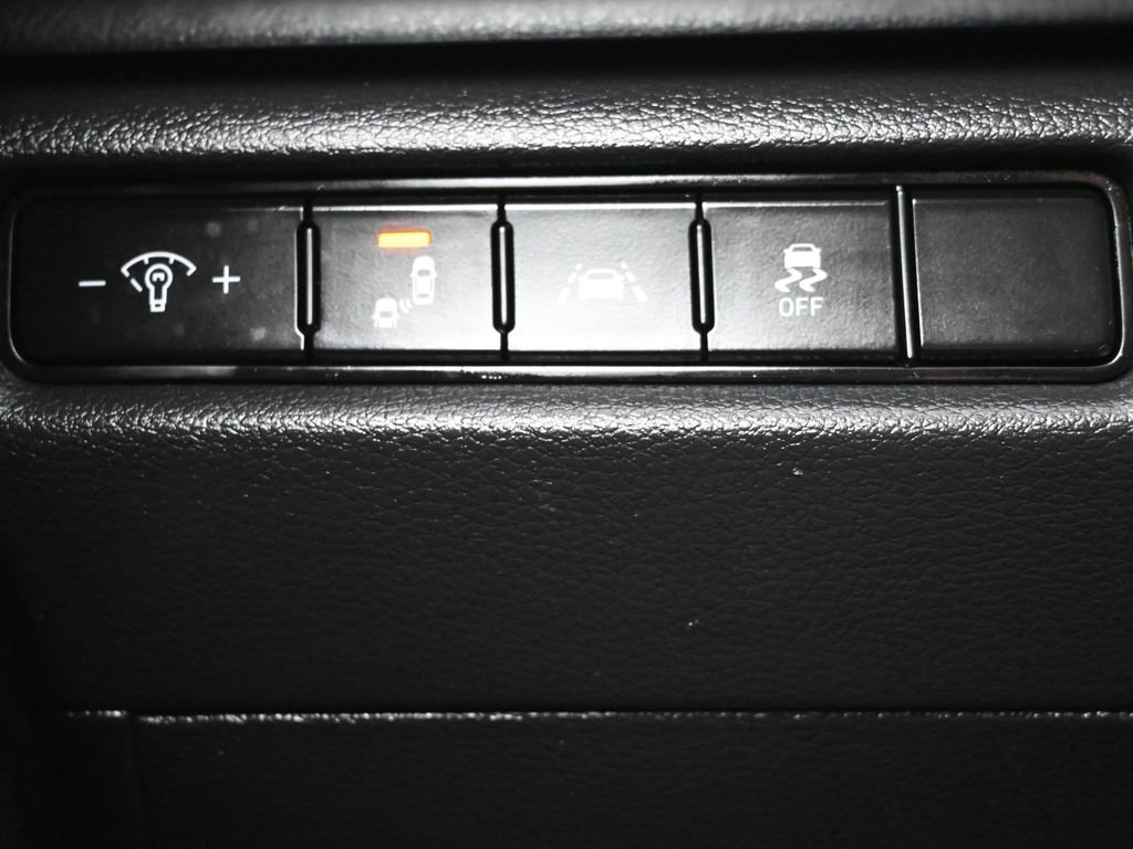 Used 2022 Kia Telluride LX image 29