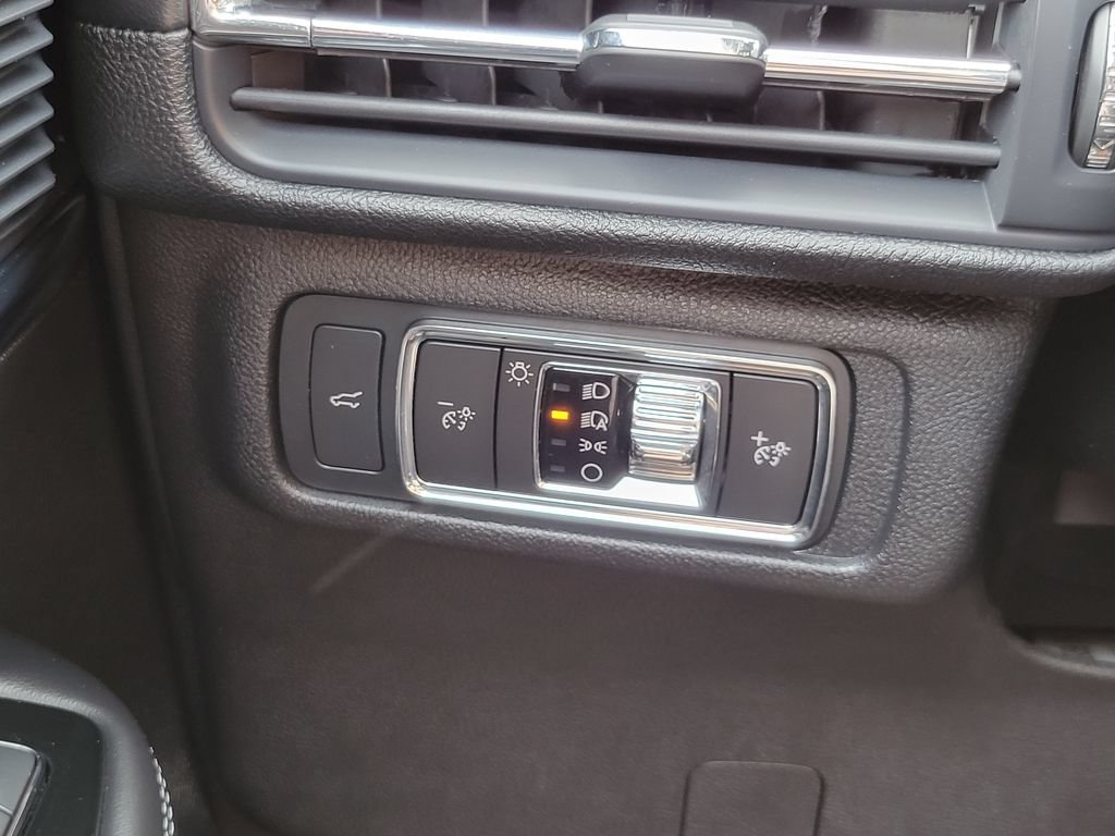 Used 2020 Lincoln Corsair AWD w/ Equipment Group 101A image 13