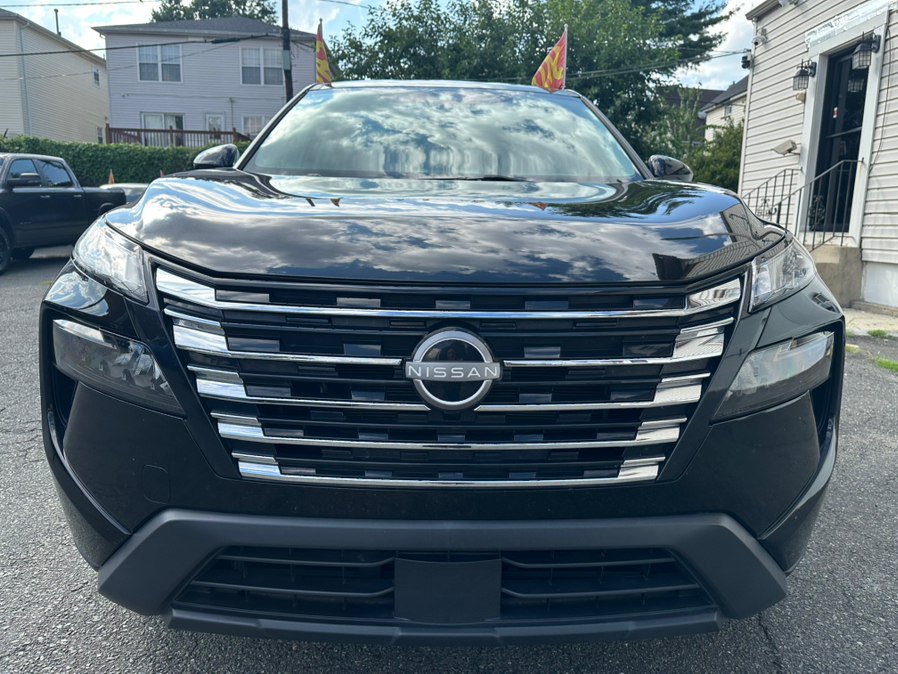 Used 2024 Nissan Rogue SV FWD image 5