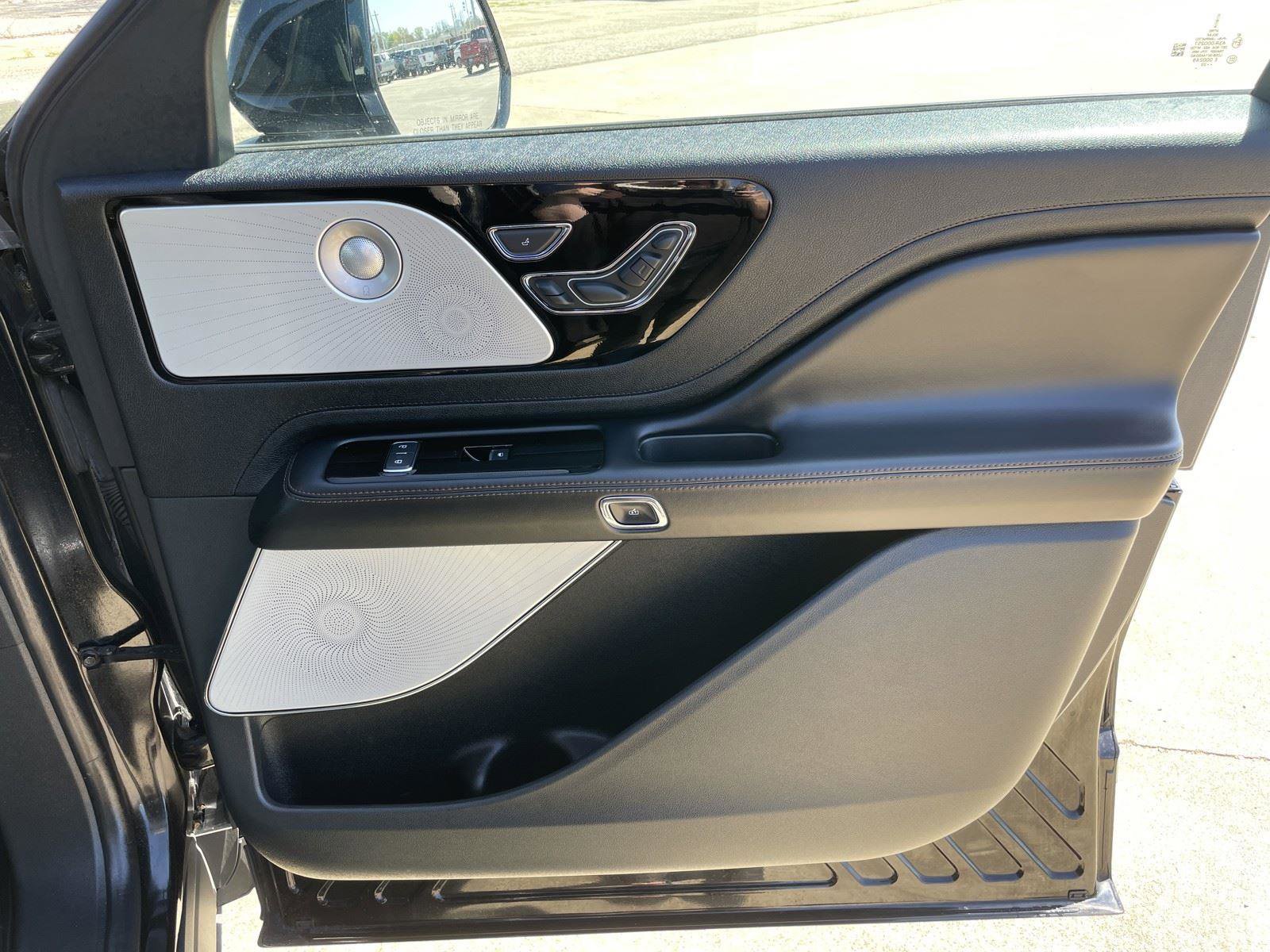 Used 2023 Lincoln Aviator Reserve w/ Equipment Group 201A image 47