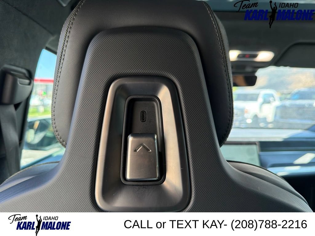 Used 2023 Rivian R1S Adventure AWD/4WD image 22