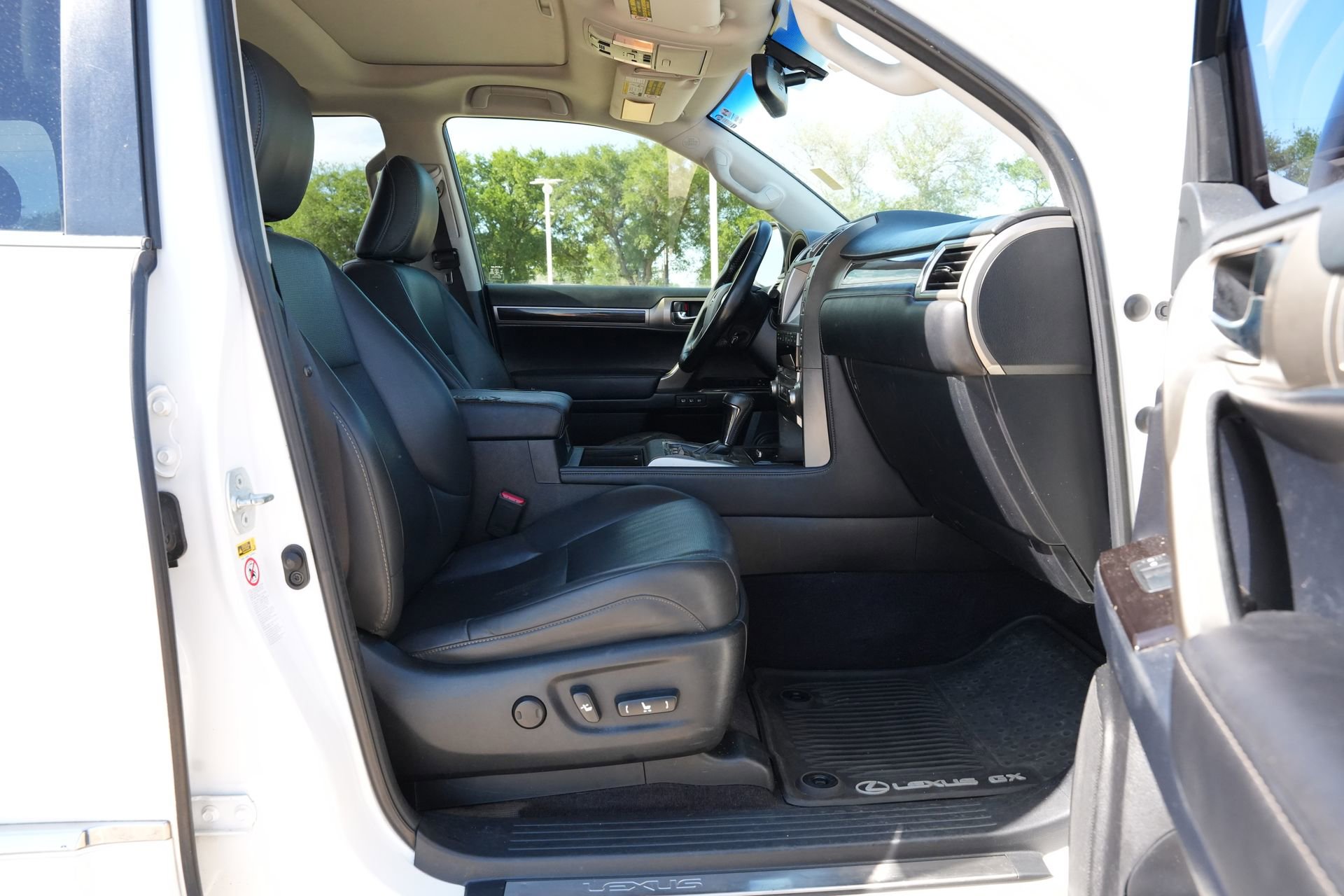 Used 2014 Lexus GX 460 image 27