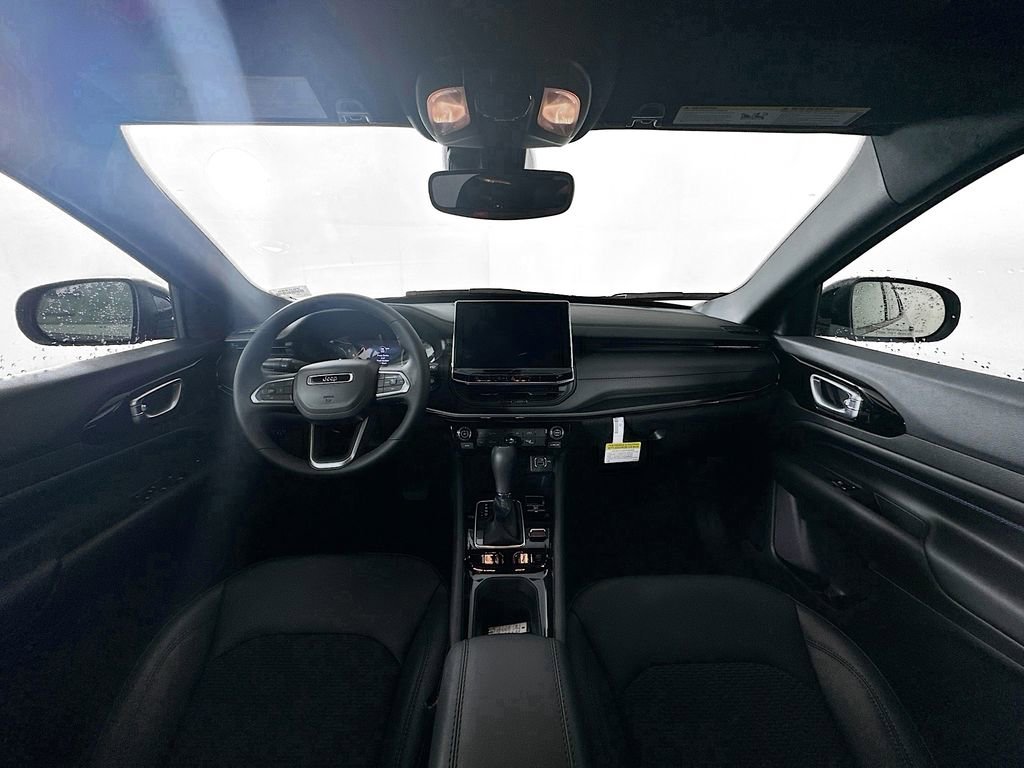 New 2026 Jeep Compass Latitude image 10
