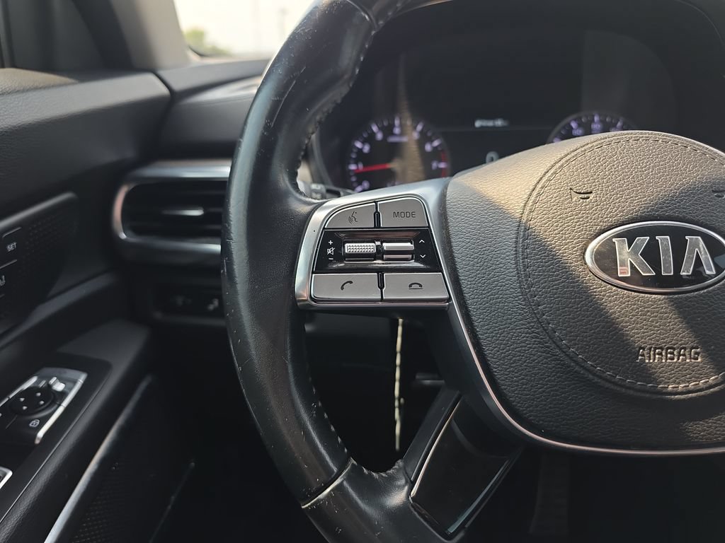 Used 2020 Kia Telluride SX w/ Towing Package FWD image 27