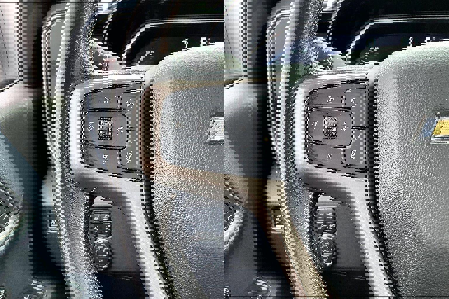 Used 2022 Chevrolet Silverado 1500 High Country w/ High Country Premium Package image 18