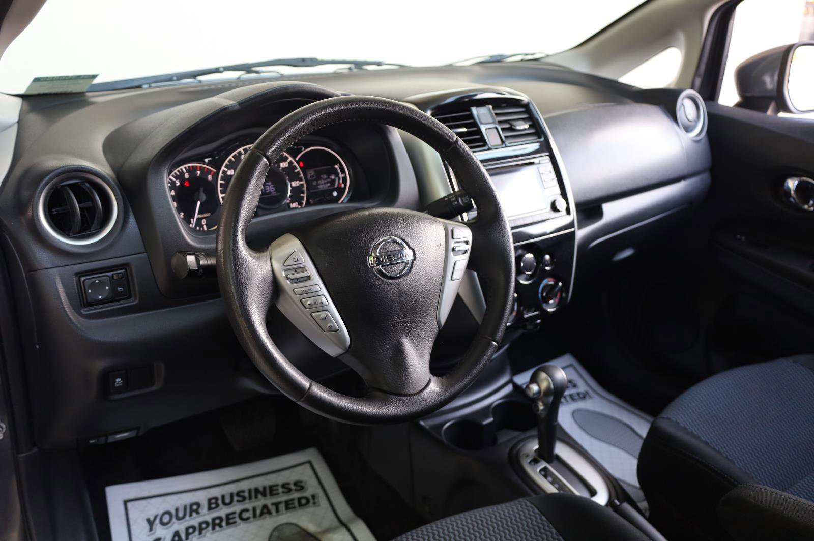 Used 2016 Nissan Versa Note SV FWD image 13