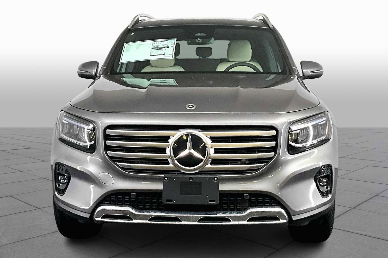 New 2026 Mercedes-Benz GLB 250 4MATIC image 3