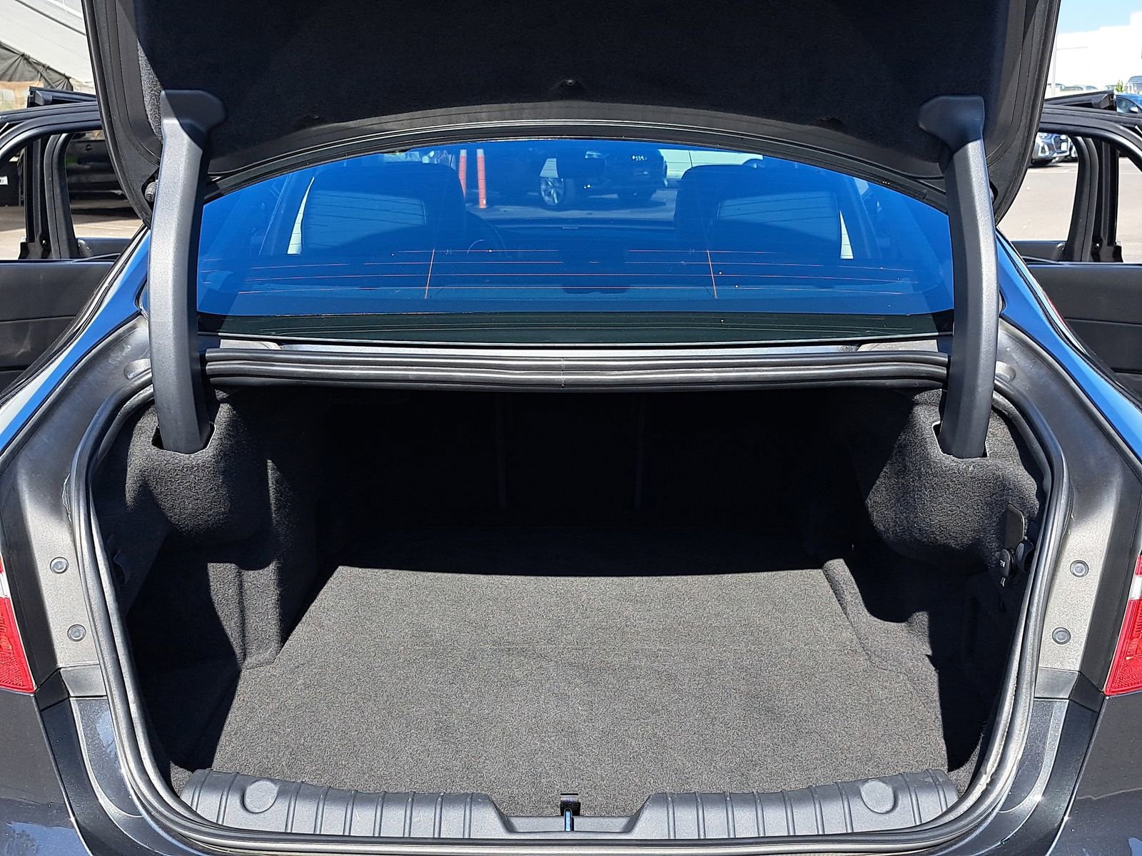 Used 2019 Jaguar XF Prestige image 12