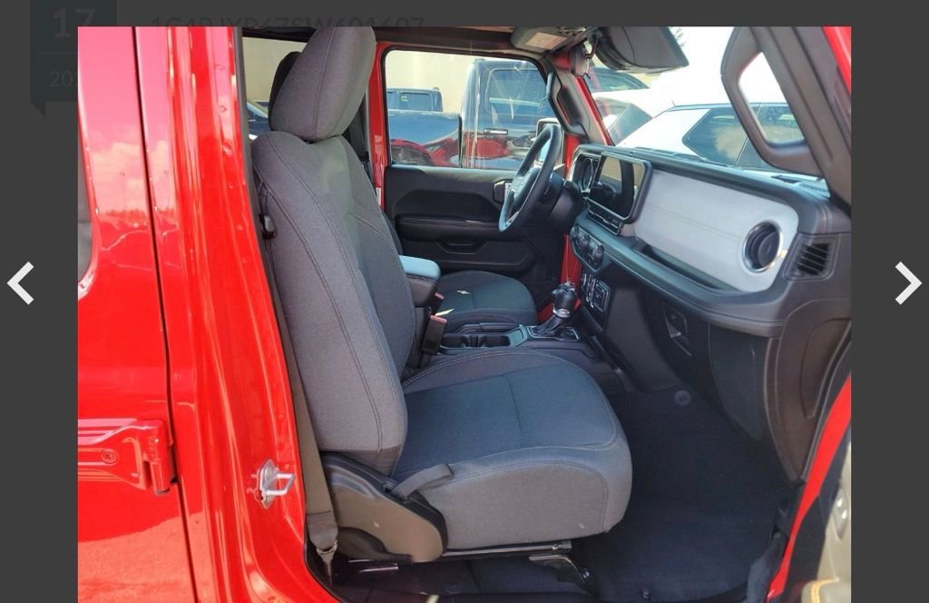 Used 2025 Jeep Wrangler Unlimited Sahara image 12