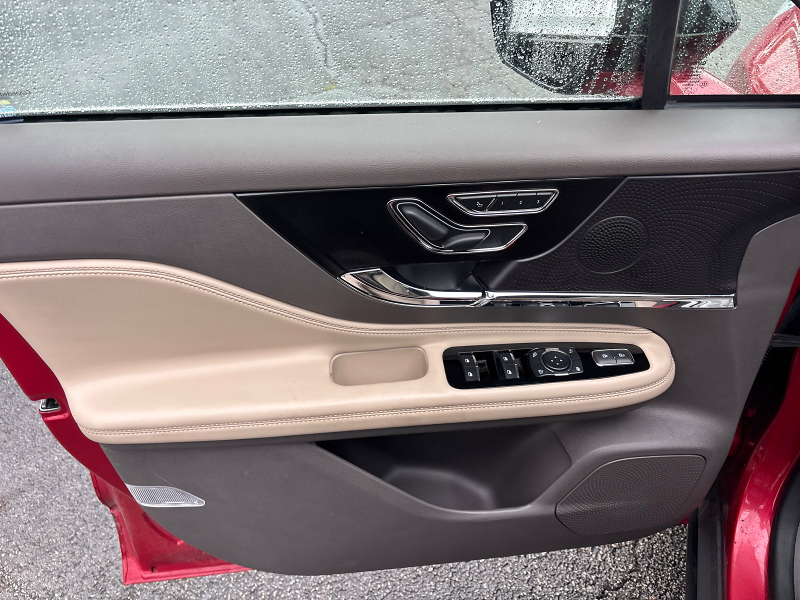Certified 2023 Lincoln Corsair Reserve AWD/4WD image 11