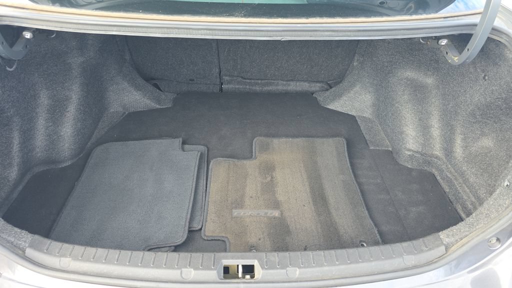 Used 2013 Toyota Corolla L FWD image 9