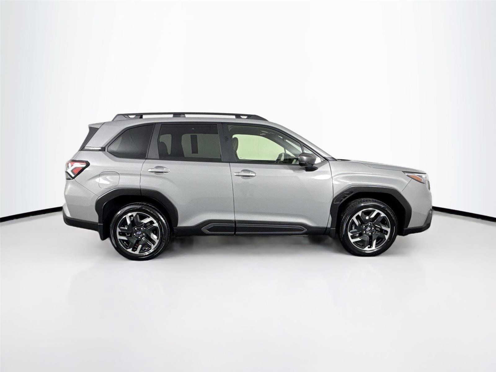 Used 2025 Subaru Forester Limited image 11