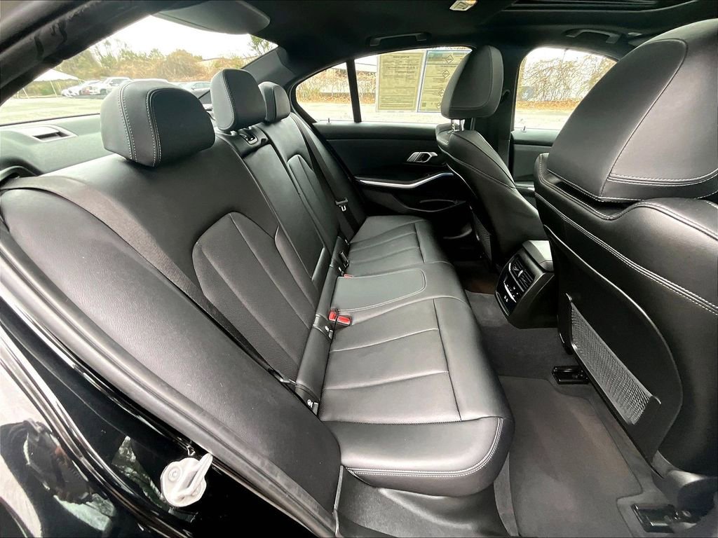 Used 2023 BMW 330i Sedan image 11