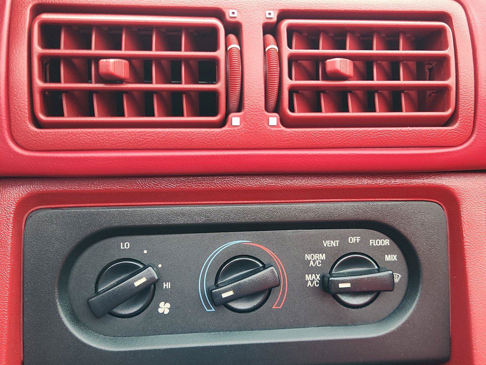 Used 1992 Ford Mustang LX RWD image 21