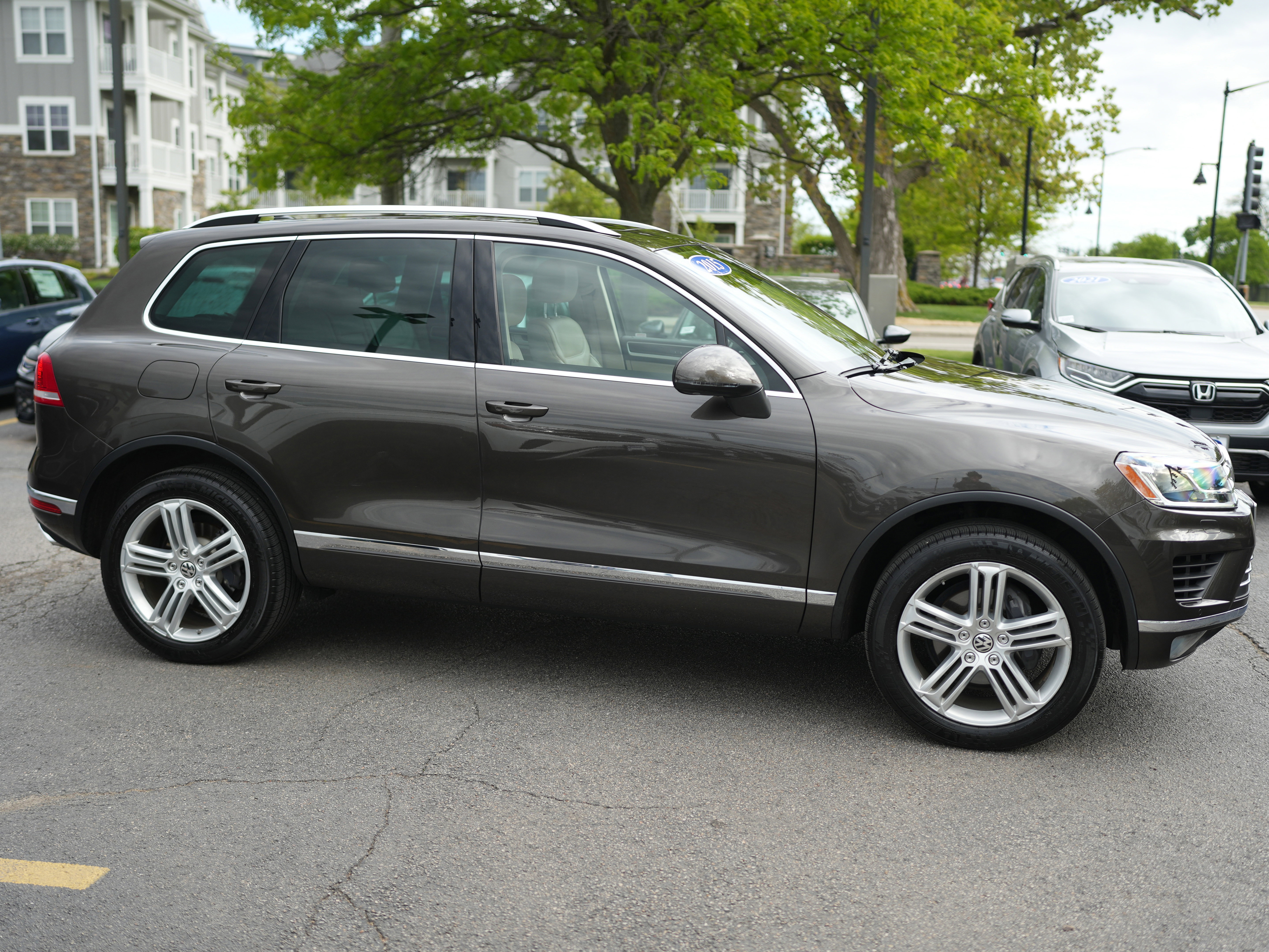 Used 2015 Volkswagen Touareg Executive AWD/4WD image 8