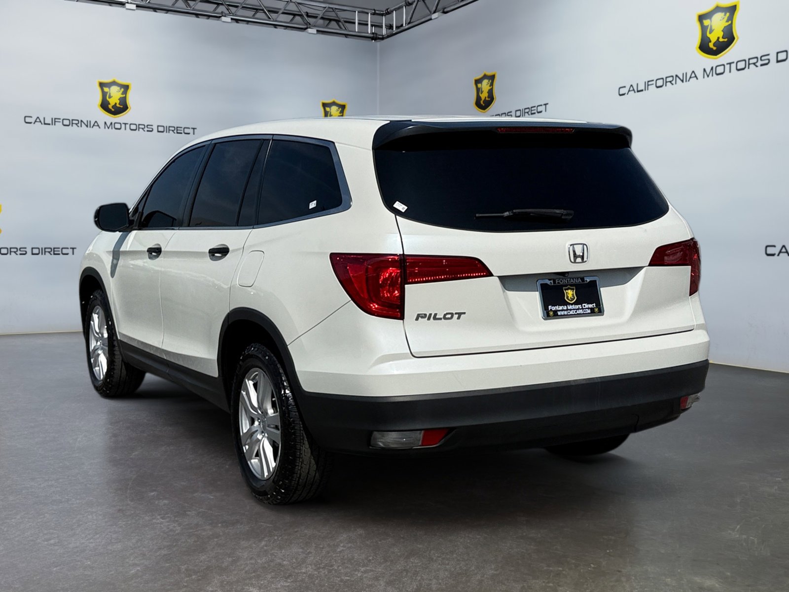Used 2017 Honda Pilot LX image 3