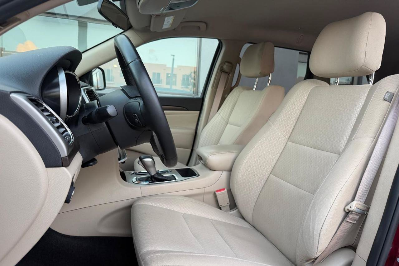 Used 2018 Jeep Grand Cherokee Laredo RWD image 20