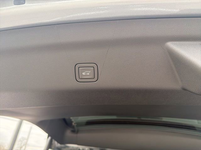 New 2026 GMC Yukon XL Denali w/ Denali Reserve Package image 44