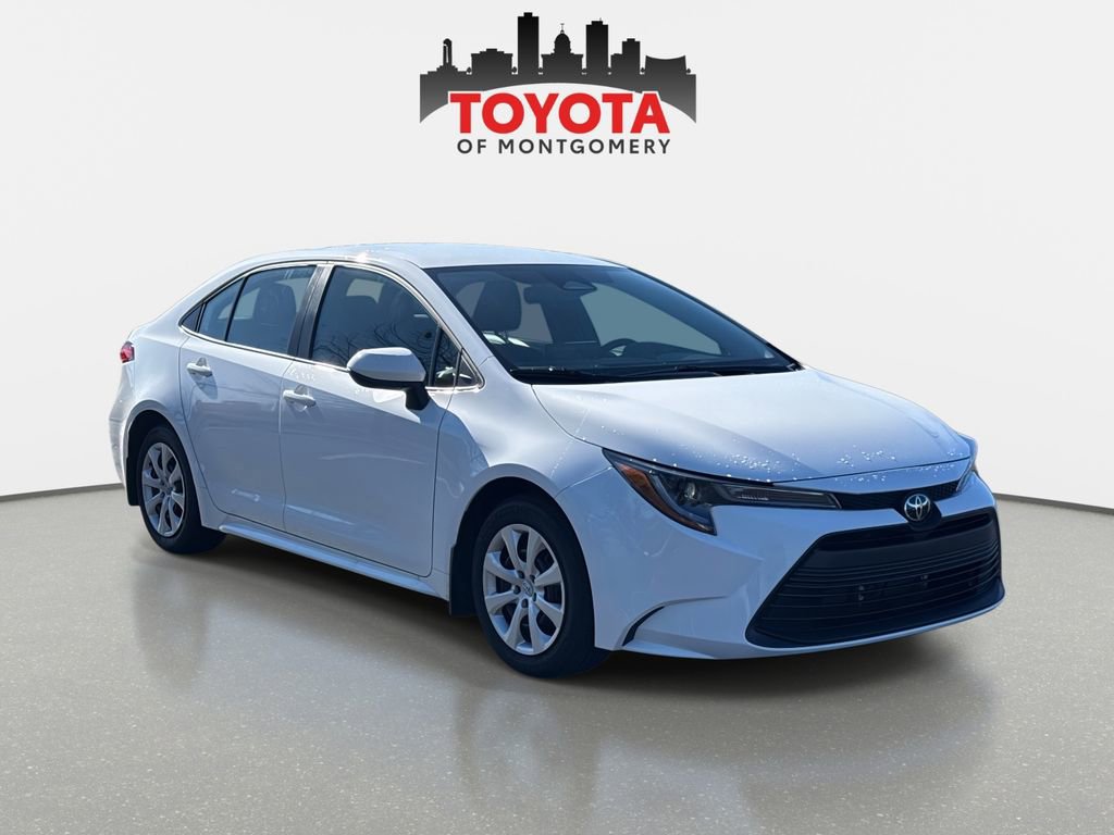 Used 2025 Toyota Corolla LE image 1