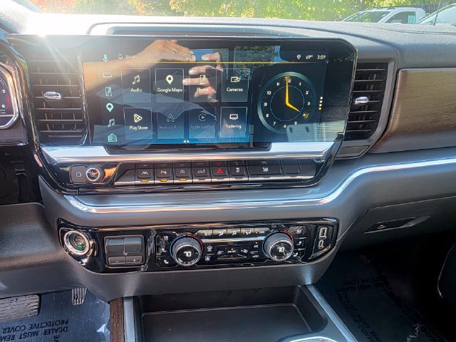 Used 2023 Chevrolet Silverado 1500 High Country w/ High Country Premium Package AWD/4WD image 32