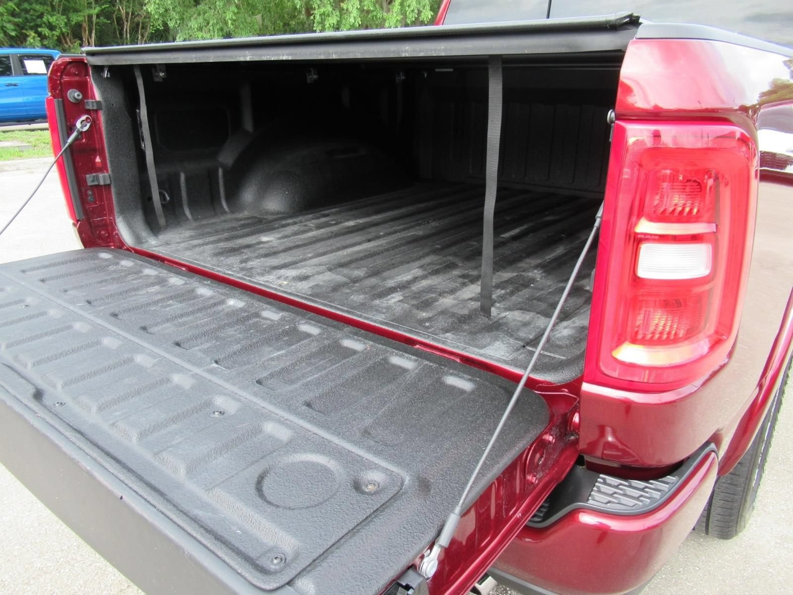 Used 2025 RAM 1500 Laramie w/ Sport Appearance Package AWD/4WD image 33