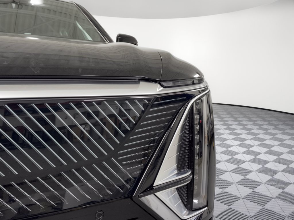 Used 2024 Cadillac Lyriq Luxury w/ LPO, Floor Liner Package AWD/4WD image 12