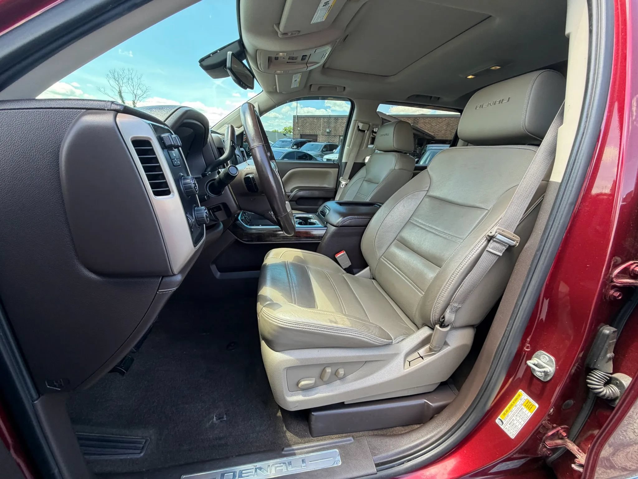 Used 2016 GMC Sierra 1500 Denali w/ Enhanced Driver Alert Package AWD/4WD image 11