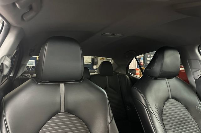 Used 2022 Toyota Camry SE image 19