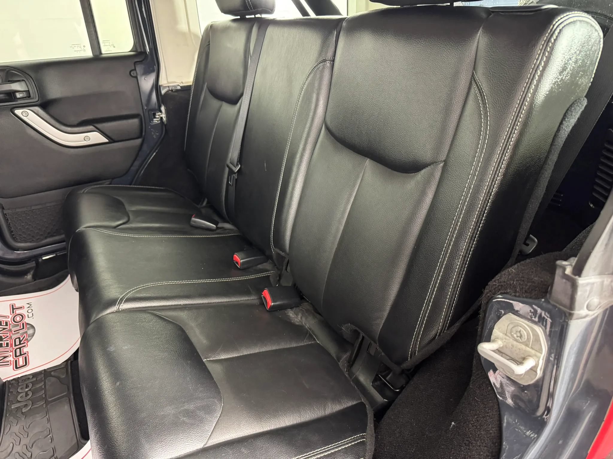 Used 2016 Jeep Wrangler Unlimited Rubicon AWD/4WD image 31