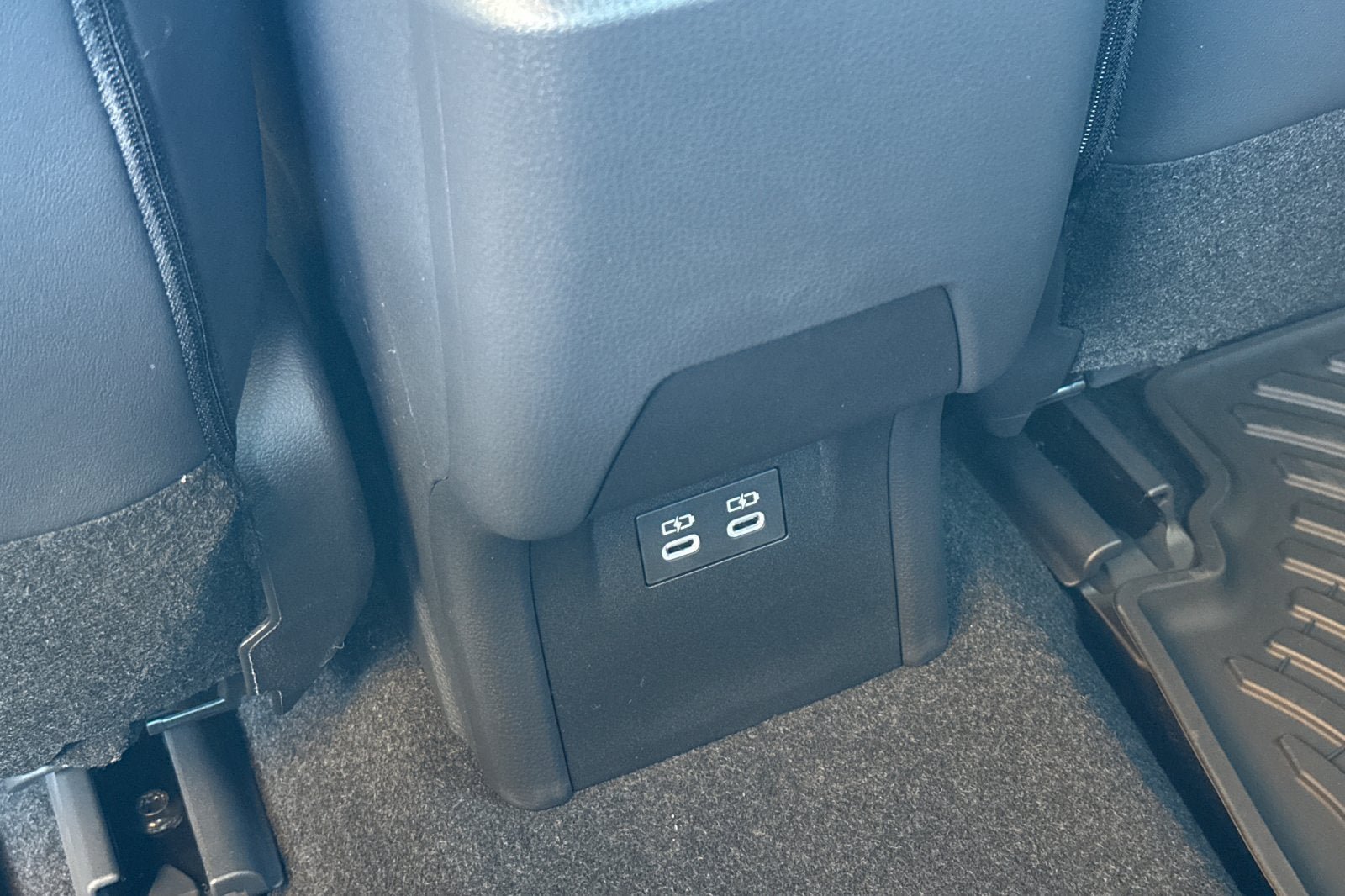 New 2027 Toyota Prius FWD image 15