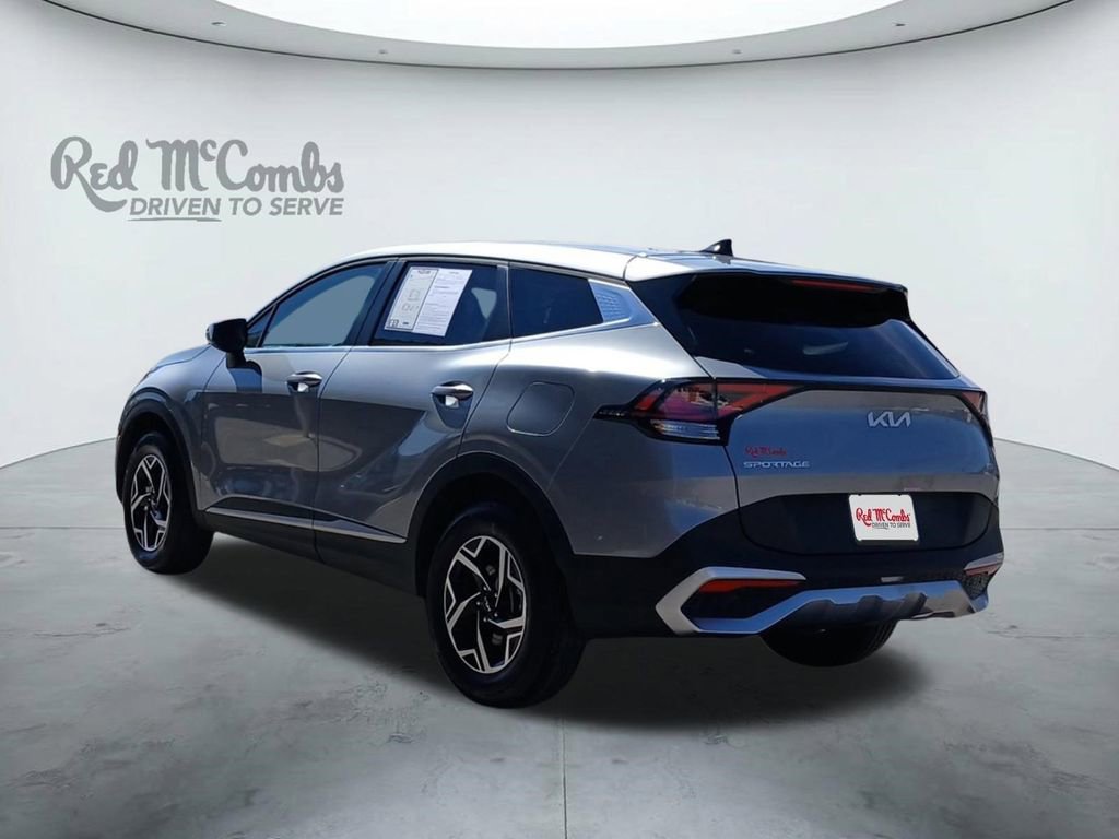 Used 2024 Kia Sportage LX image 3