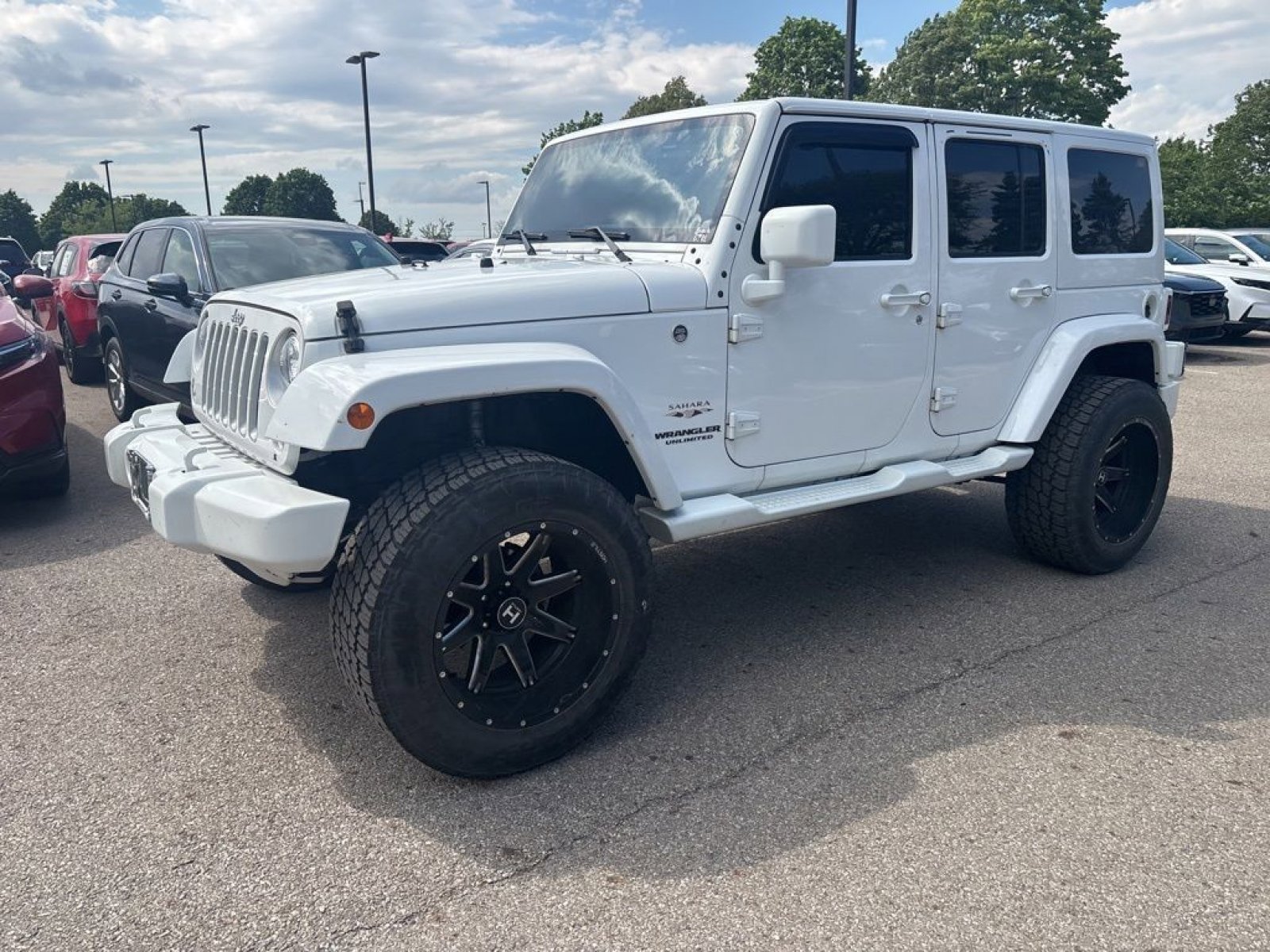 Used 2017 Jeep Wrangler Unlimited Sahara w/ Connectivity Group AWD/4WD image 5