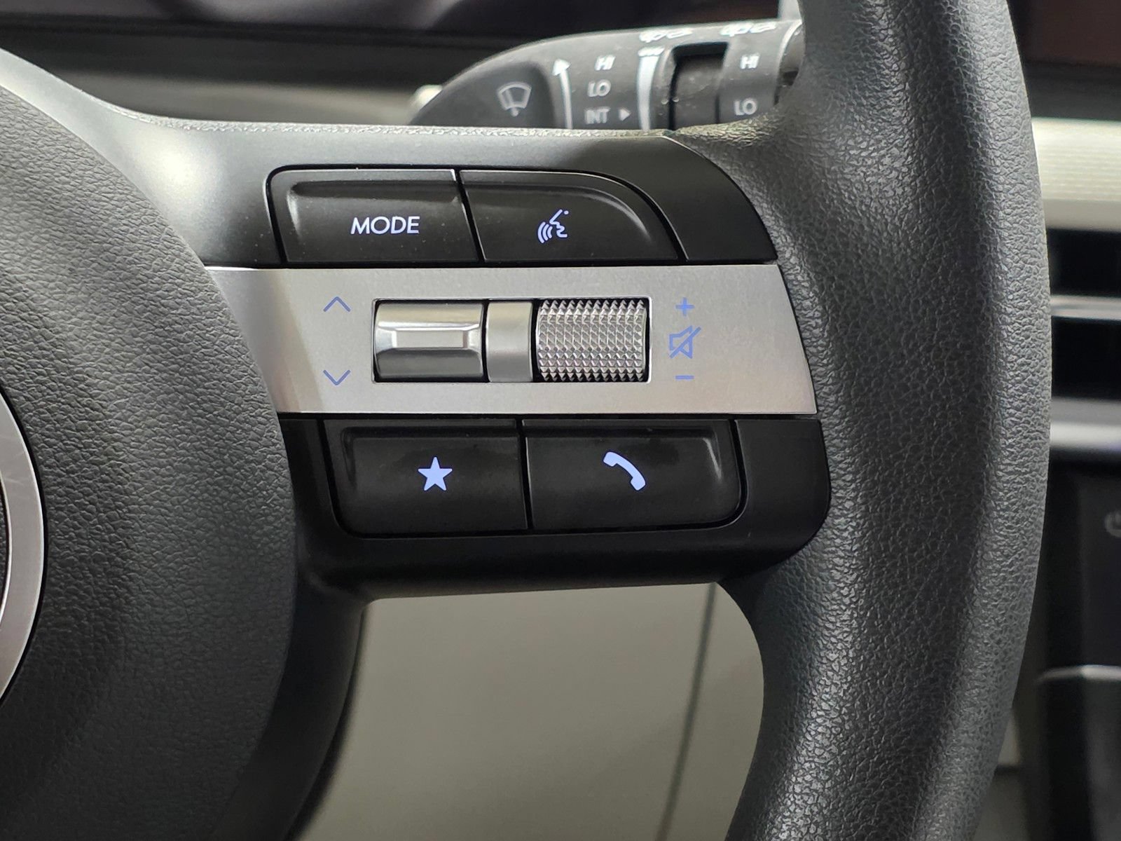 Certified 2025 Hyundai Tucson SE FWD image 32
