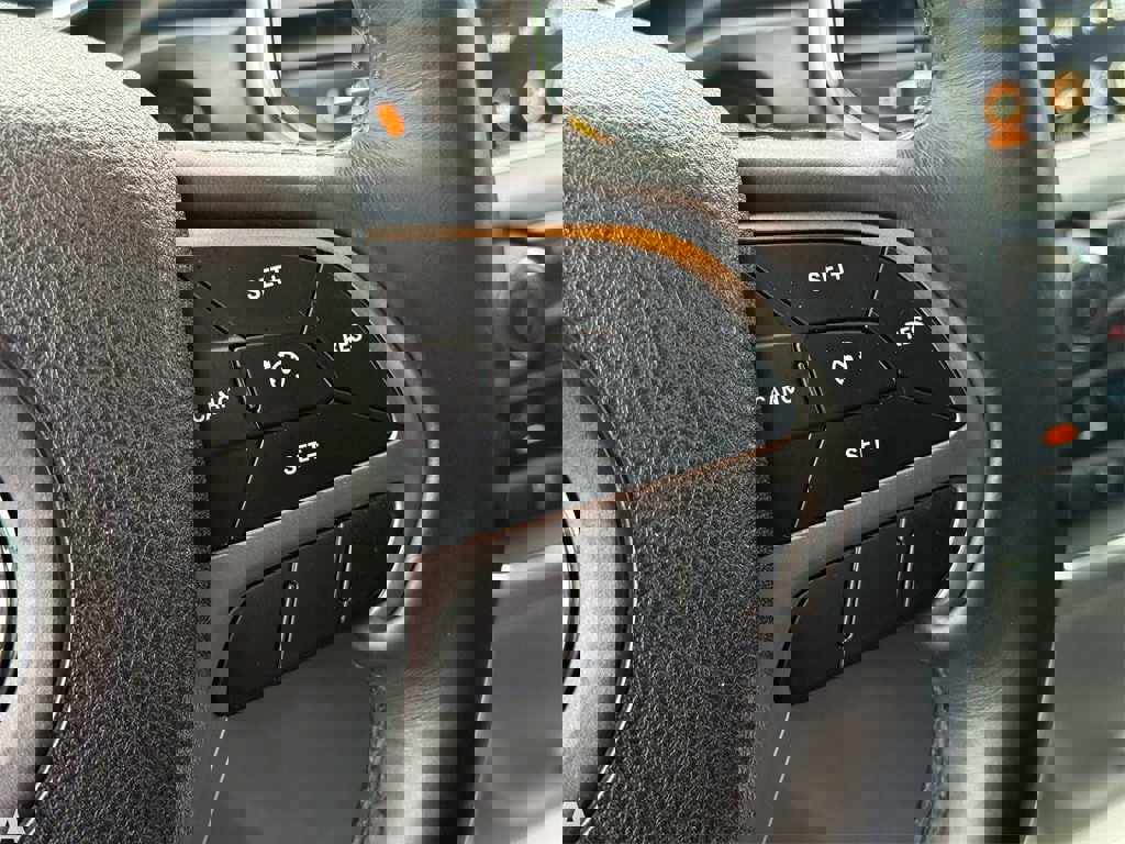 Used 2018 Jeep Grand Cherokee Limited w/ Luxury Group II image 17