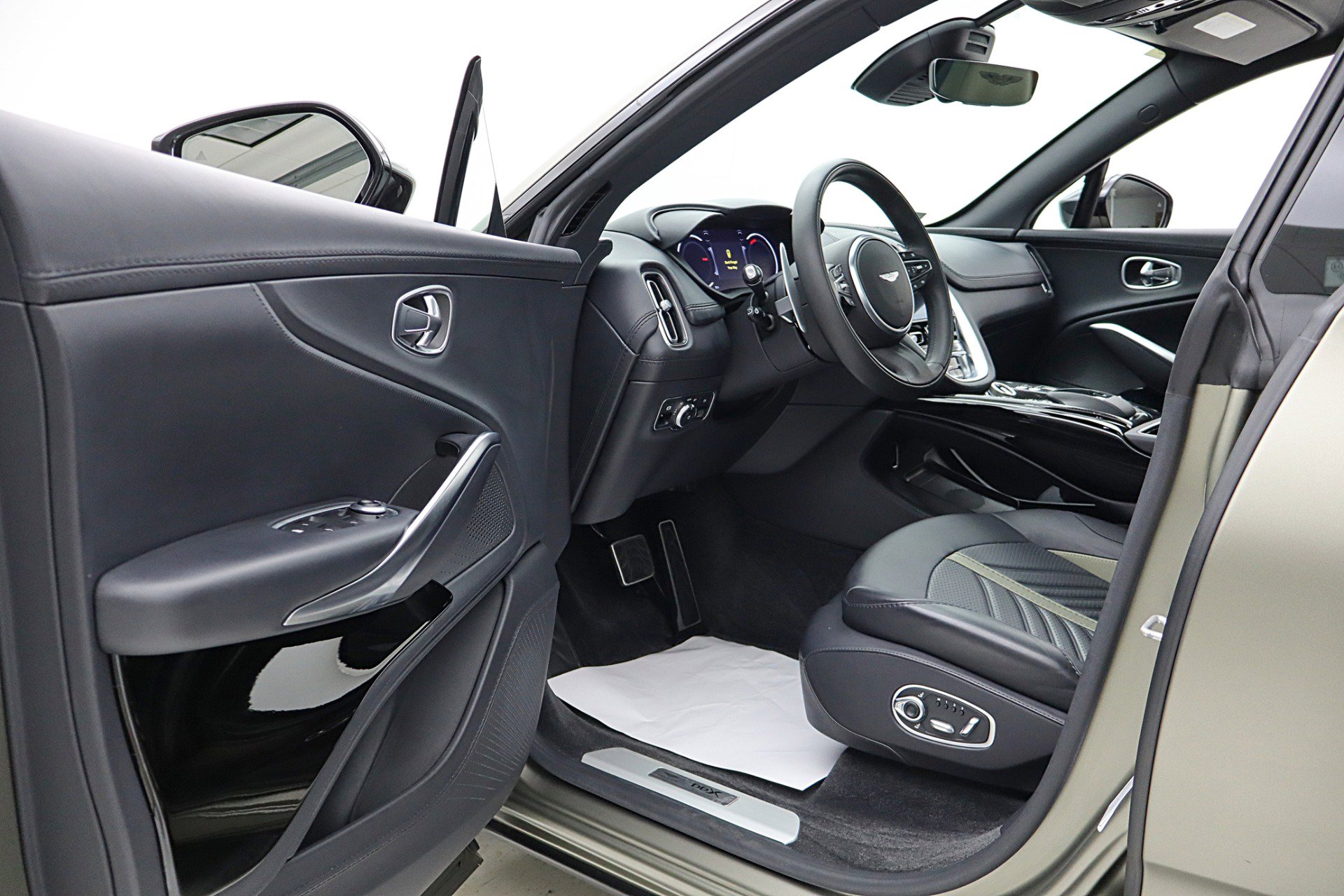 Used 2023 Aston Martin DBX 707 image 47