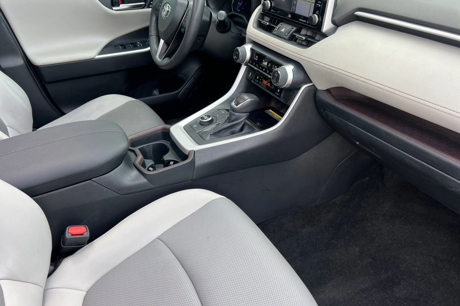 Certified 2020 Toyota RAV4 Limited image 16