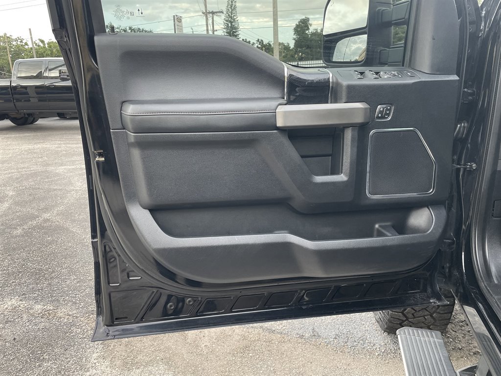 Used 2020 Ford F350 Platinum w/ FX4 Off-Road Package AWD/4WD image 36