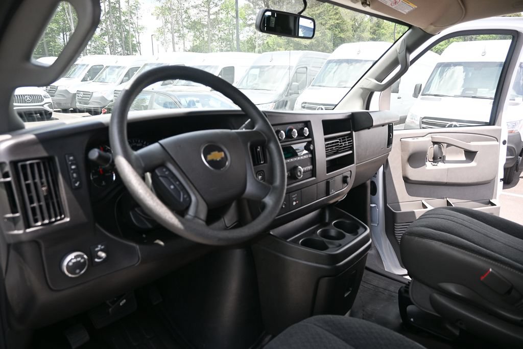 Used 2025 Chevrolet Express 2500 w/ Driver Convenience Package RWD image 6