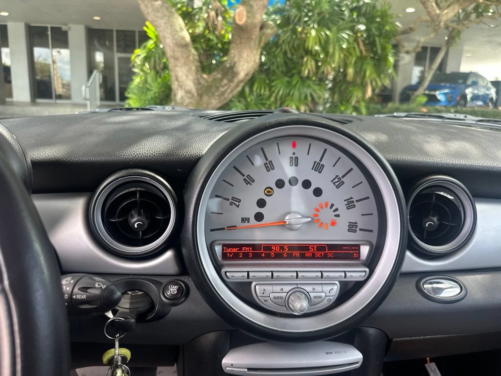 Used 2010 MINI Cooper Hardtop FWD image 21