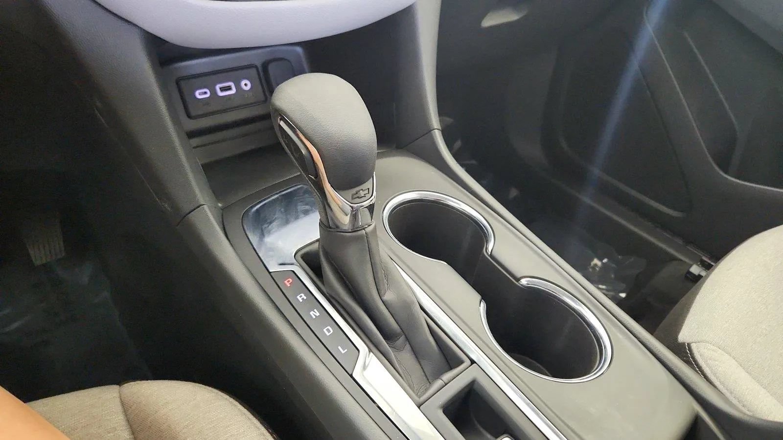 Used 2024 Chevrolet Equinox LS w/ LPO, Floor Liner Package FWD image 16