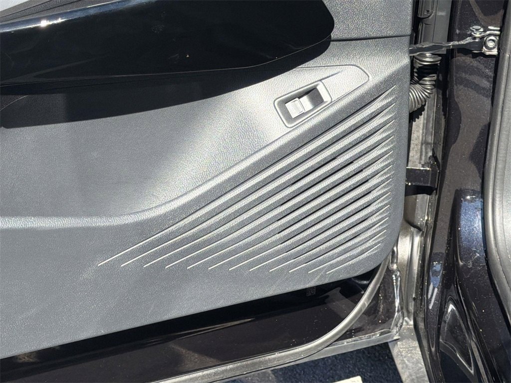 Used 2023 Volkswagen ID.4 Pro S image 19