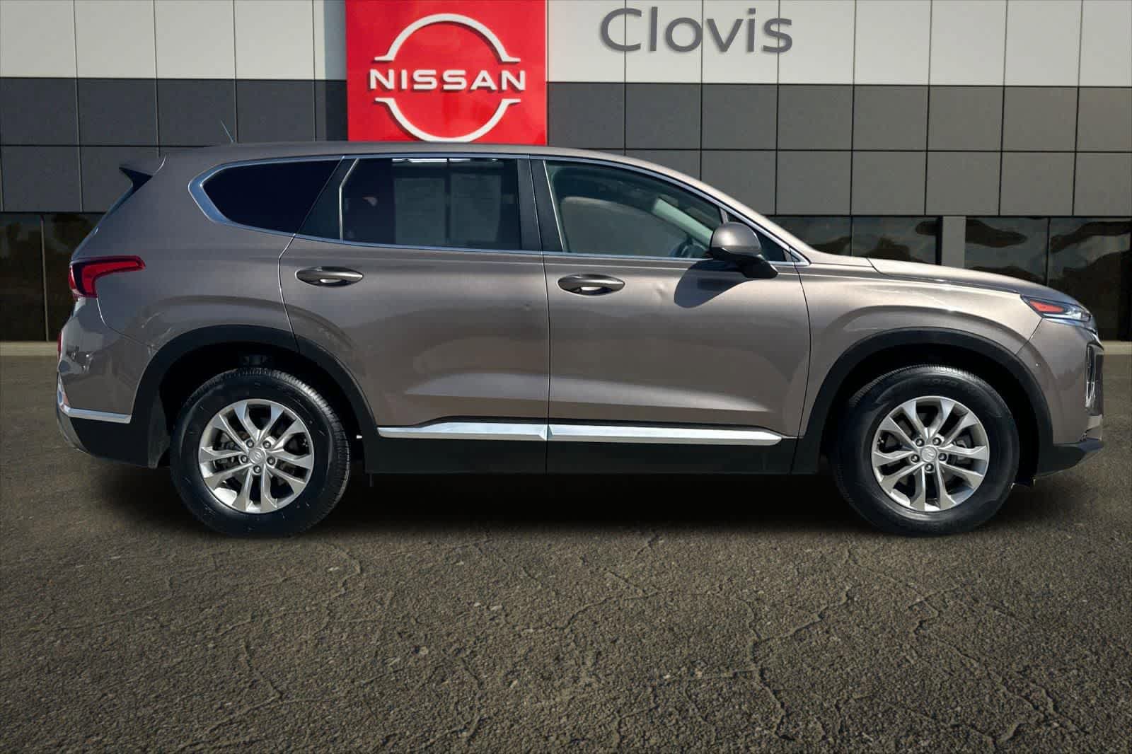 Used 2019 Hyundai Santa Fe SE FWD image 9