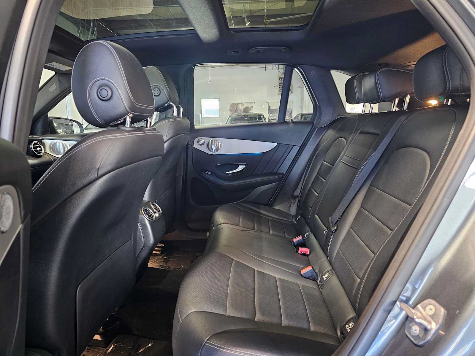 Used 2019 Mercedes-Benz GLC 300 4MATIC image 18