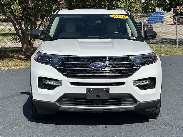 Used 2020 Ford Explorer XLT w/ Equipment Group 202A AWD/4WD image 2