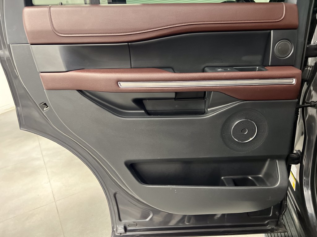 Used 2023 Ford Expedition Limited AWD/4WD image 21
