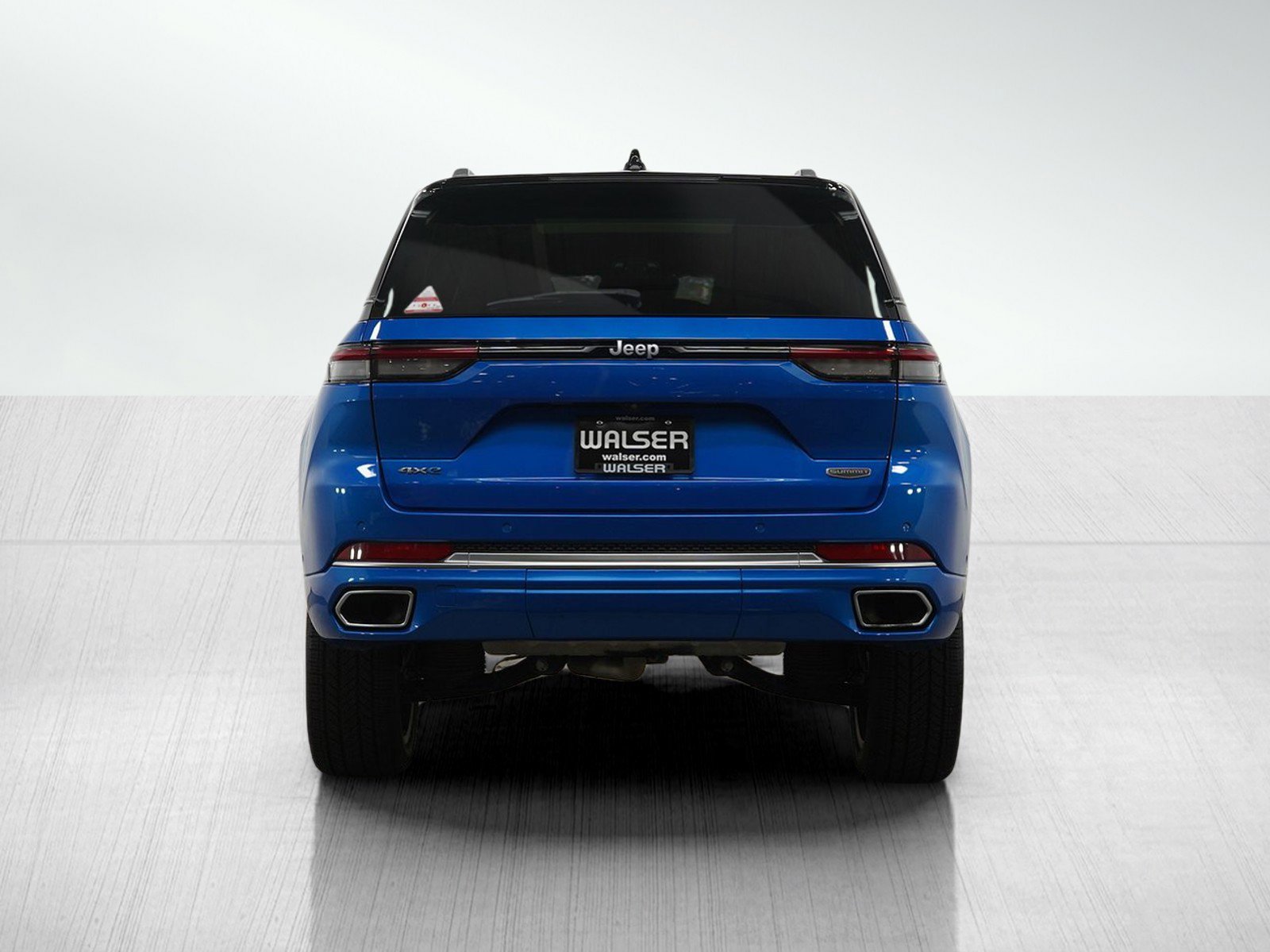 Used 2023 Jeep Grand Cherokee Summit image 4