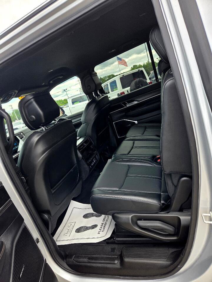 Used 2024 Jeep Wagoneer Series II w/ Flexible Seating Group image 11