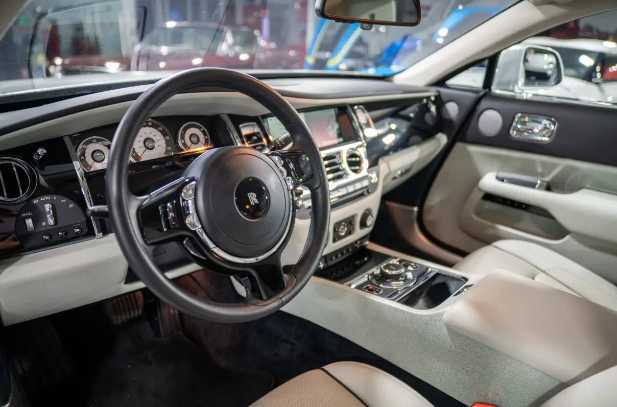 Used 2014 Rolls-Royce Wraith image 18